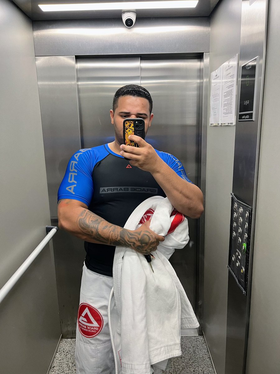 r__jhon's tweet photo. Ter boa opinião sobre si mesmo e proclama-la perante o mundo, mas não com palavras altissonantes e sim com boas obras. https://t.co/EPYHW1JFFD