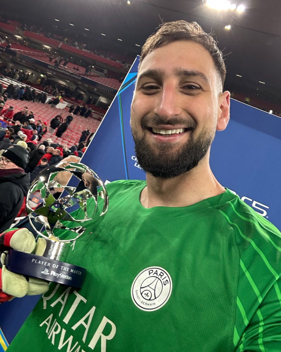 ChampionsLeague's tweet photo. The star of the shoot-out 🧤

#UCL https://t.co/FdYrQoGSZS