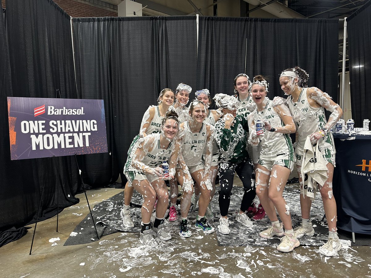 It’s a <a href="/BarbasolShave/">Barbasol</a> One Shaving Moment✨

#OurHorizon🌇 #MarchStartsHere #HLWBB