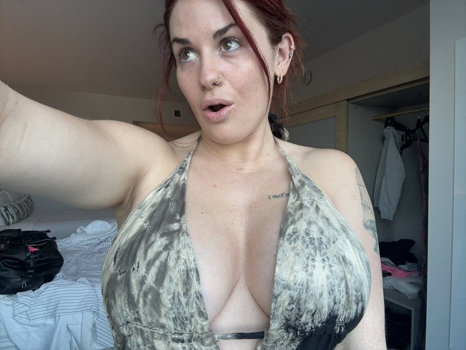 3 pic. I love this beautiful life ? https://t.co/fOWcIpNiTk