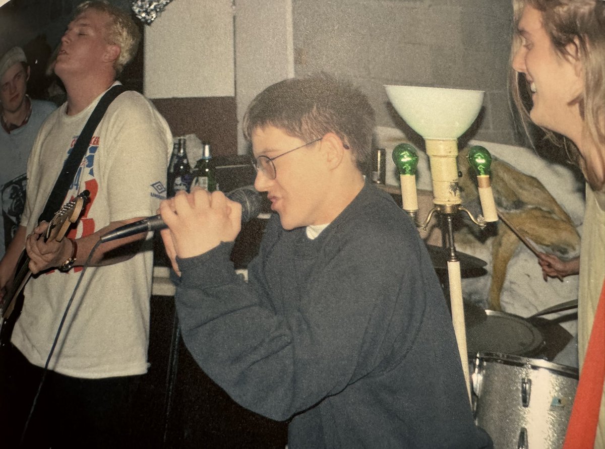 FullBlownMltdwn's tweet photo. Came across some INCREDIBLY rare indie/emo/punk photos today that you’ll never see ANYWHERE else. I’ll be sharing them intermittently on this page.

Starting today with this picture of one of Conor Oberst’s first shows EVER (possibly THE first) at only 15 years of age. https://t.co/iPSvCwQUf3