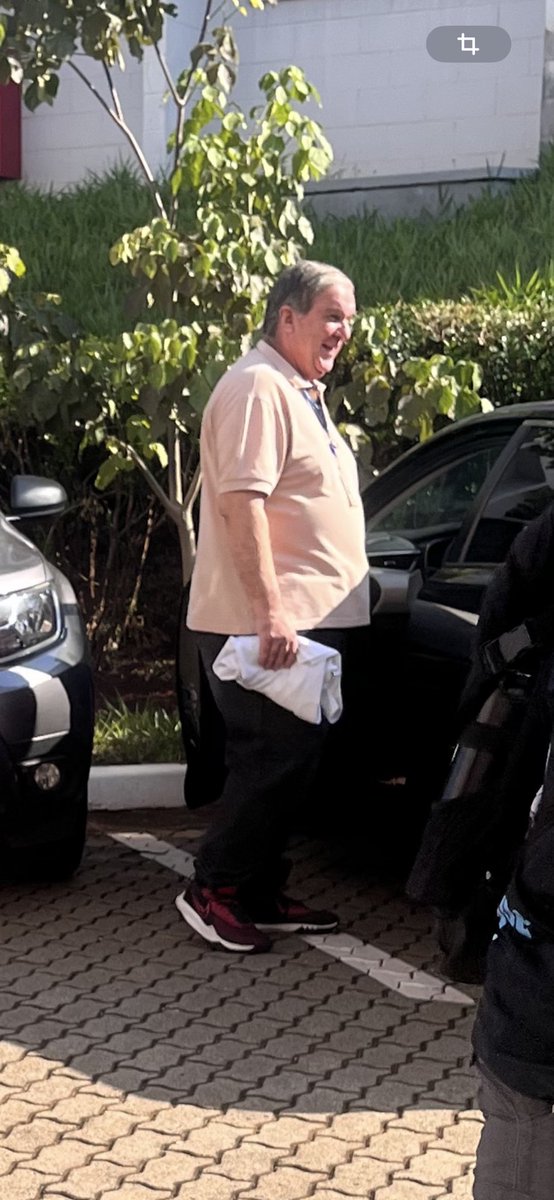 deco_zinho's tweet photo. Eu me despindo na frente do Elias, simplesmente o maior da FEQ, nosso Pateta https://t.co/9HJ5j2j8wP