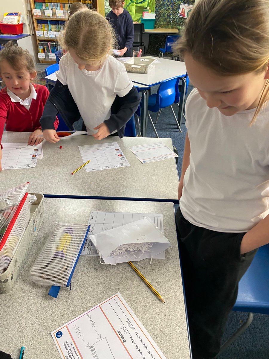 StAntsShipley's tweet image. Class 2 Science Week! Investigating the best material for a mattress so the princess wouldn’t feel the pea! #teamsas