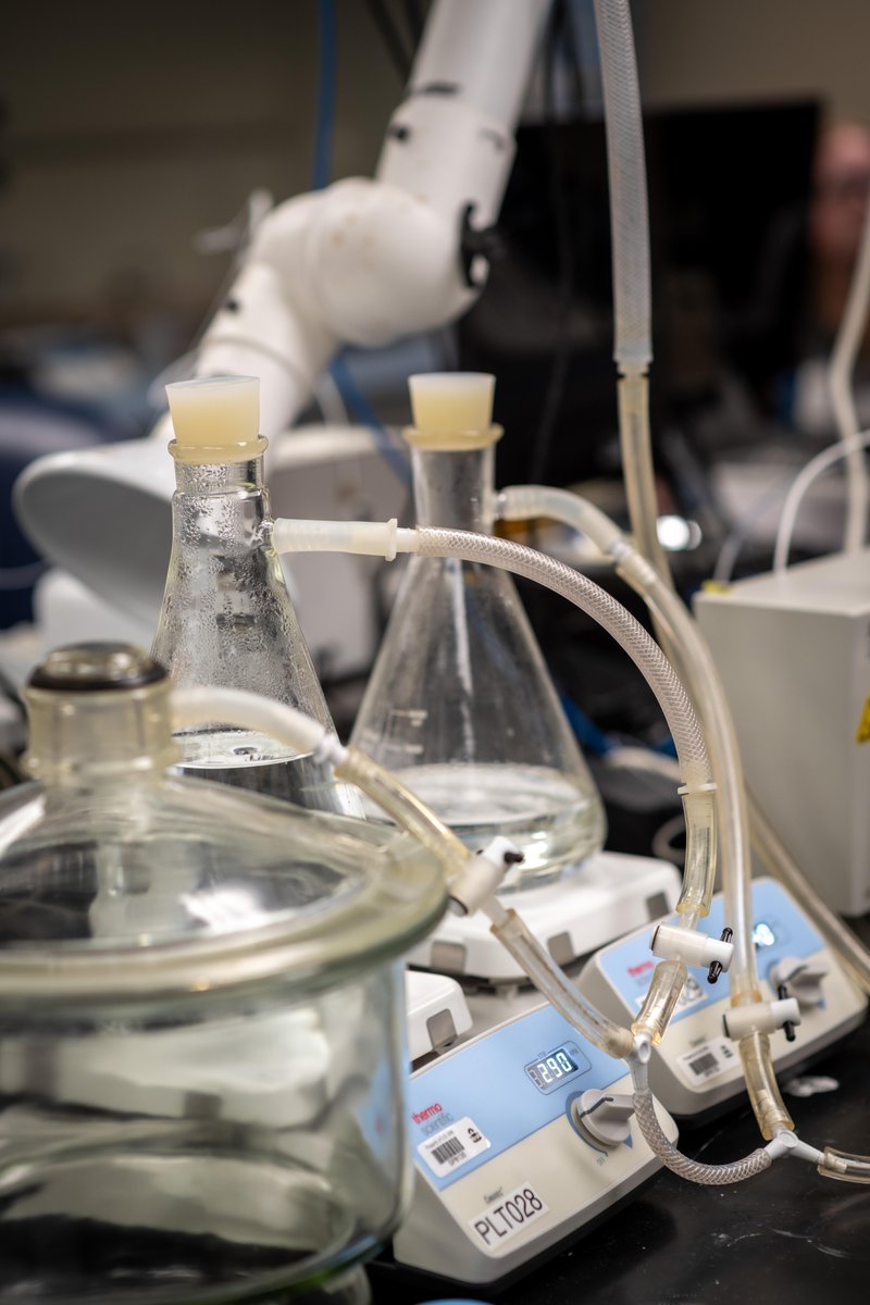 EPAregion7's tweet photo. It’s #ScienceAndEngineeringWeek, and there's no better time to highlight our outstanding Region 7 Science and Technology Center! 🔬🧪🧫

For the past three years, Region 7's lab has been recognized as EPA's most efficient in the nation, consistently completing more work orders than any other region. Our dedicated scientists work diligently to analyze air, water, and soil samples for over 100 environmental contaminants, collaborate with state and tribal partners to establish more than 175 air monitoring stations, and are always ready to respond to emergencies, identifying and measuring contaminants to protect our environment and communities.