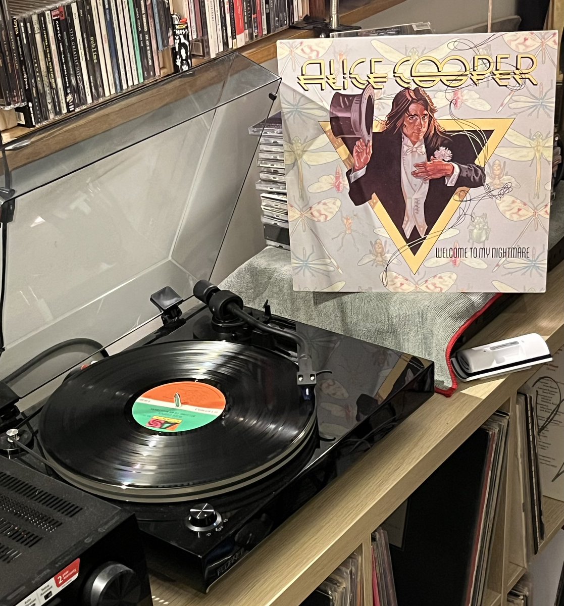 MusicManJ70's tweet photo. #afternoonspin #randomnumber
#nowplaying
@alicecooper
#physicalmusic
#vinylcollection
#vinylcommunity
Alice Cooper - Welcome to My Nightmare - quite possibly my favorite Alice album. https://t.co/stlRVJIHHU