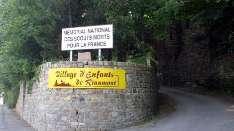 BFMTV (@bfmtv) on Twitter photo đź”´ INFO BFMTV
Violences à Riaumont: plongée dans une "atmosphère moyenâgeuse", dans le viseur des autorités depuis 2001
l.bfmtv.com/Zz2D đź”´ INFO BFMTV
Violences à Riaumont: plongée dans une "atmosphère moyenâgeuse", dans le viseur des autorités depuis 2001
l.bfmtv.com/Zz2D
