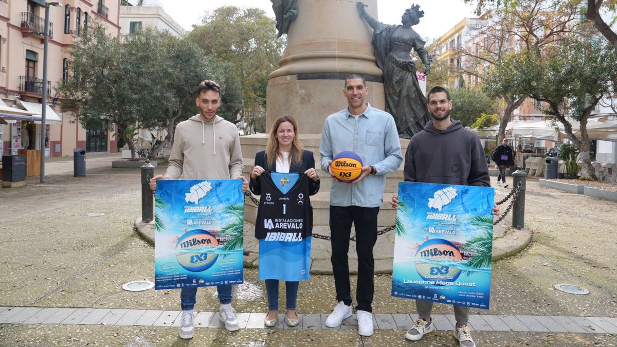 🏀 Baloncesto 3⃣✖3⃣: Vara de Rey se convertirá este fin de semana en una pista de baloncesto para celebrar el Ibiball

▶️ Isaac Mayo, <a href="/nachomartin83/">Nacho Martín Monzón</a>  y <a href="/Alexllorca1/">Álex Llorca</a>, protagonistas de su presentación junto al <a href="/ajeivissa/">Ajuntament d'Eivissa</a>

📝 Más información ⬇️
feb.es/2025/3/11/balo…