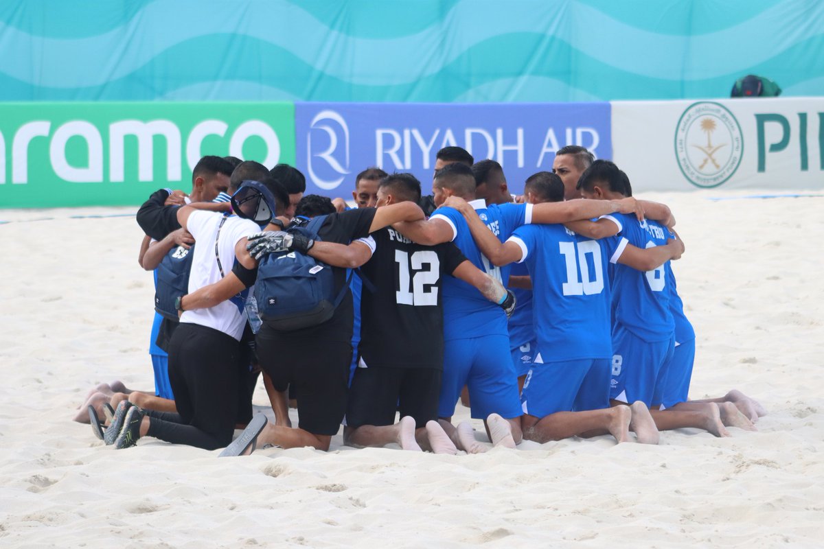 LaSelecta_SLV's tweet photo. 🇸🇻ElSalvador 6-1 CostaRica🇨🇷| Marcador Final 

Logramos los primeros 3 puntos, el objetivo el 🎫 al mundial💪🏻

#ElSalvador #LaSelectaDePlaya #Premundial #Concacaf https://t.co/KHAuRcaH7c