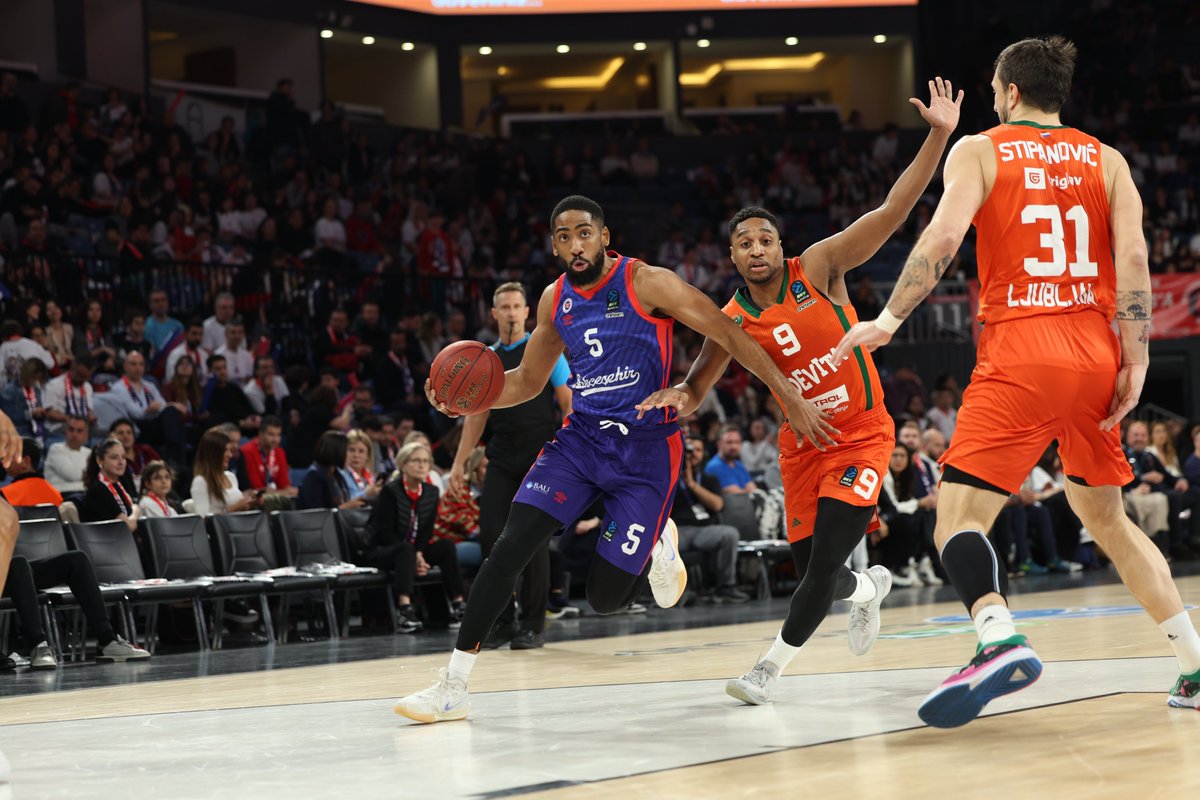 NeoRock06's tweet image. Bahçeşehir Koleji, BKT #EuroCup çeyrek finalinde Sinan Erdem Spor Salonu'nda konuk ettiği Sloven ekibi Cedevita Olimpija'yı, zorlu geçen maçta 85-81 mağlup ederek kupada yarı finale yükselmeyi başardı.

Geçtiğimiz hafta, kadro kalitesi olarak kendisinden çok daha üstün olan…