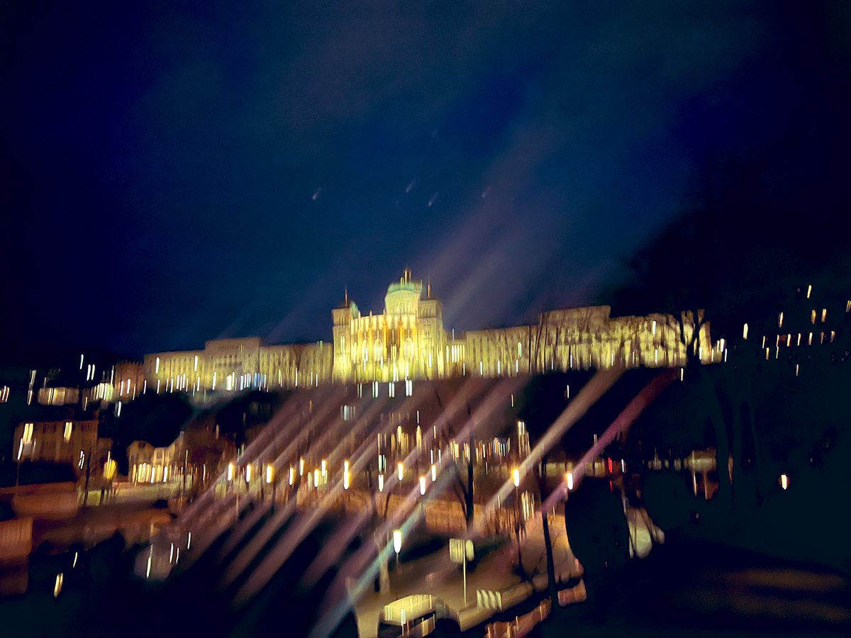 Und was hast du so vor morgen, liebes Bundeshaus? 
#bundesratswahlen #nachtderlangenmesser