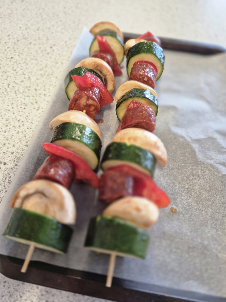 Y8 BBQ skewers today... Some students even brought olives! 🤤 They smelt gorgeous. #delicious #foodlesson #foodteacher