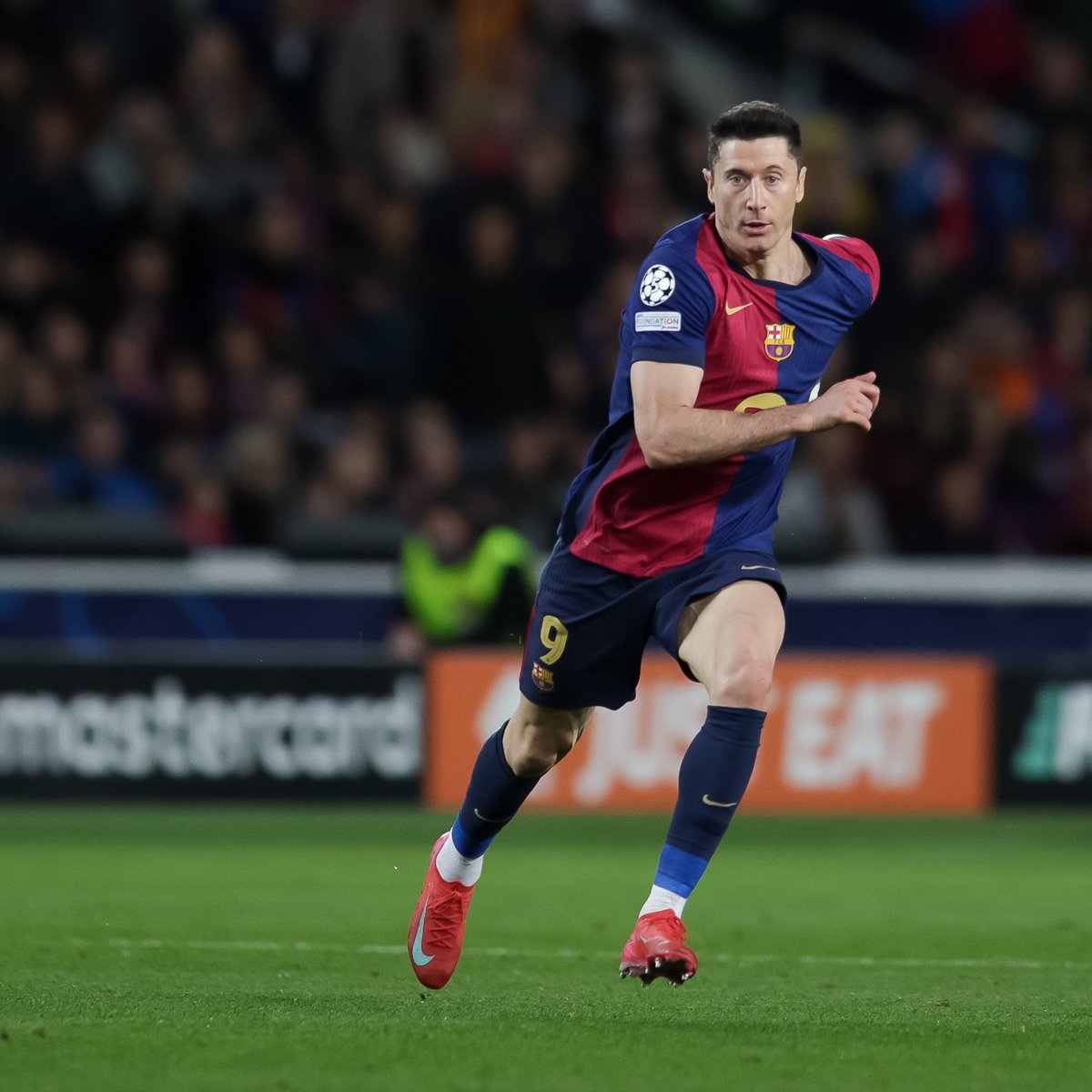 🔄 Doble cambio en el Barça | 70’

🔺 Gavi
🔺 Ferran Torres
🔻 Olmo
🔻 Lewandowski

#BarçaBenfica