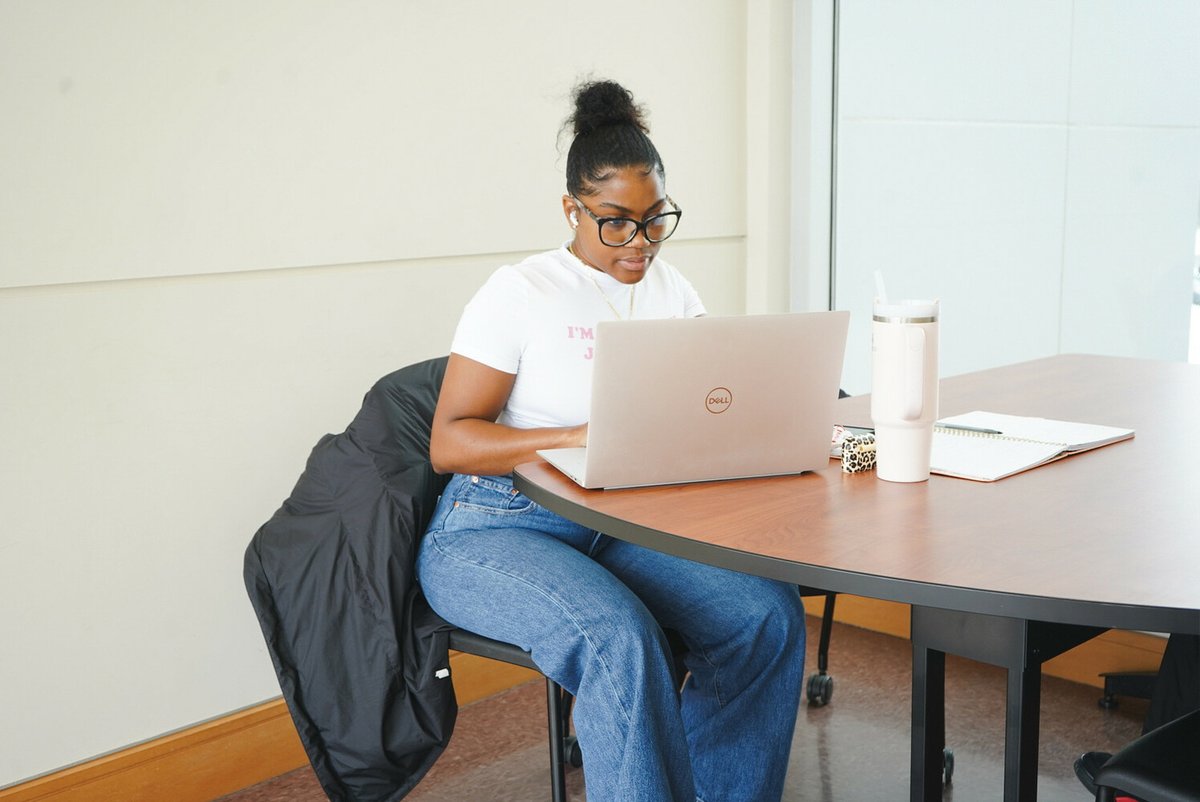 BowieState's tweet photo. In our studying era ... 🖤💛
#Midtermsweek https://t.co/guo4uOA1D1