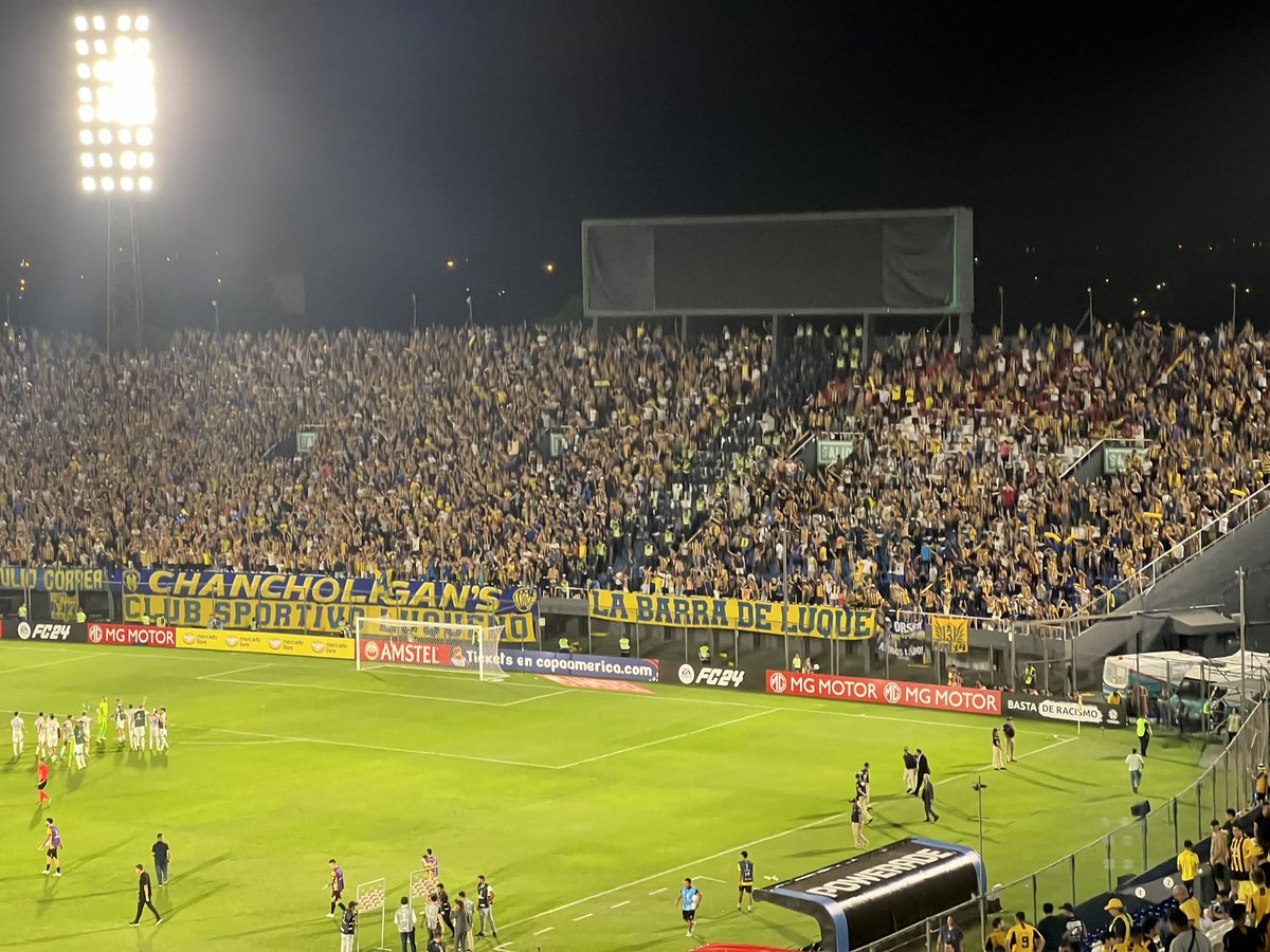 pasionxluque's tweet photo. Tito Torres: “A mi particularmente me gusta estar en Luqueño, en las buenas y en las malas está la gente y eso motiva mucho, incluso si te recriminan, eso es estar. La gente acompaña”.
"A todo jugador encima le gusta jugar torneos internacionales" #Entretiempo https://t.co/ezA3Fsv1gk