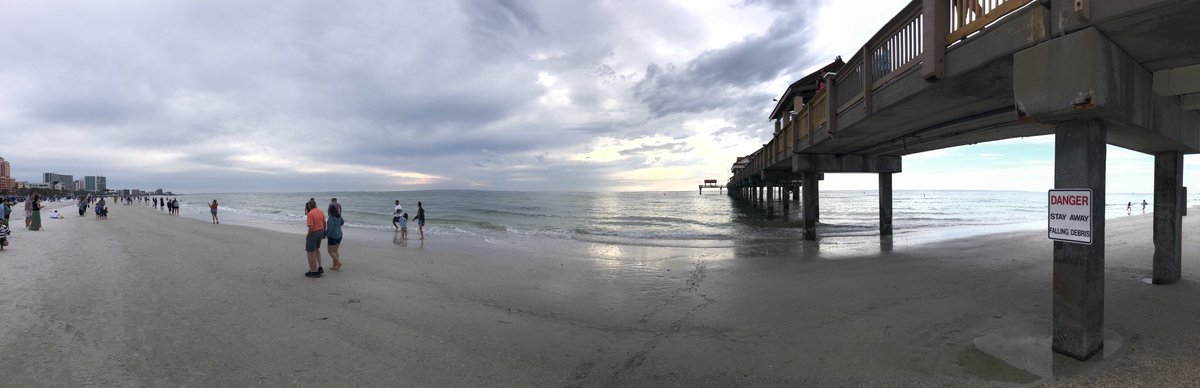 falcon0971's tweet photo. Part 2 of my trip down to Clearwater Beach Florida for the weekend. I had fun, and I ate well. This was the 1st time I've been to the beach in over 10 years. #clearwaterbeachflorida #beach #relaxation #workvacation #winter #winterinflorida https://t.co/0UlTgInKnQ