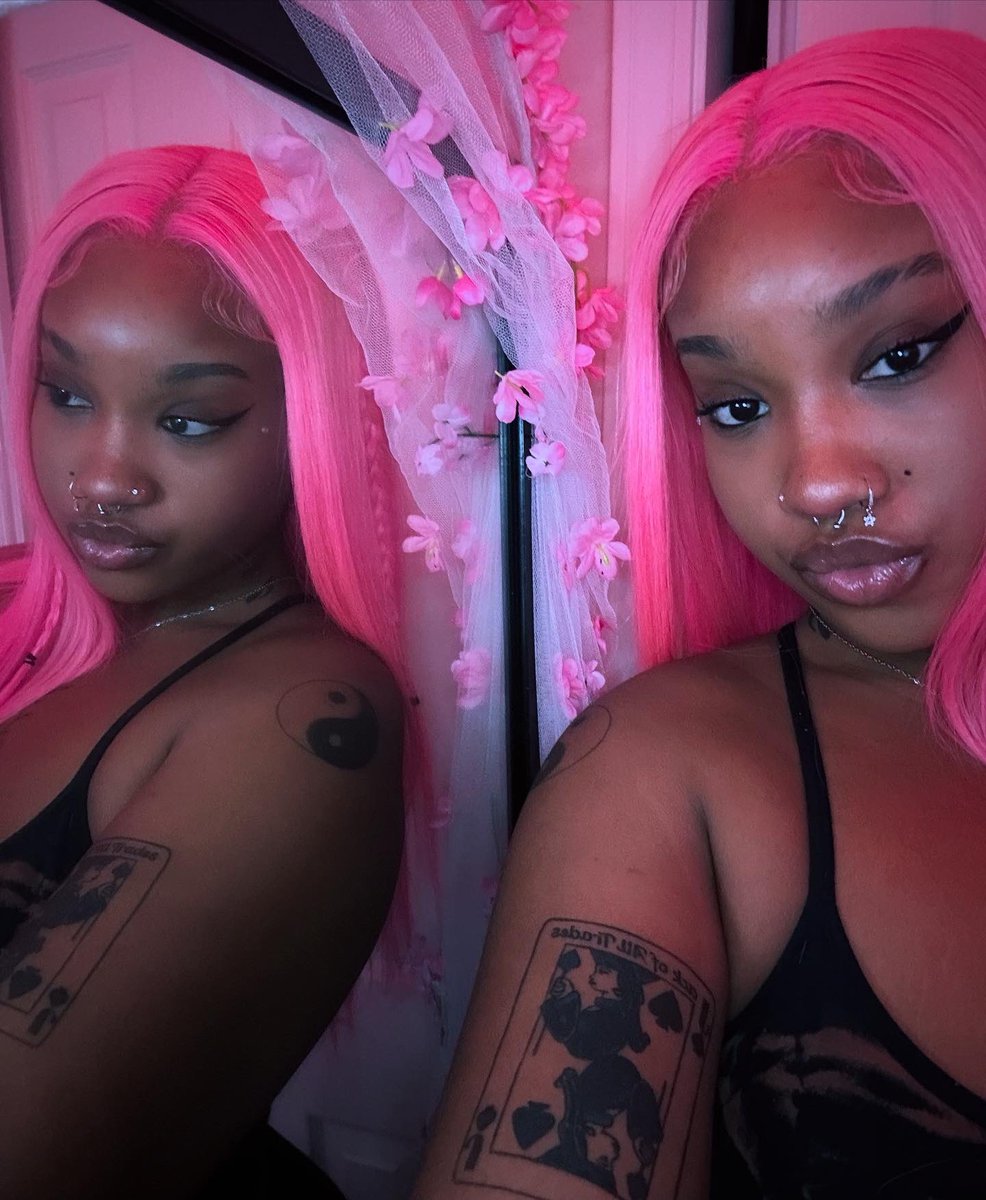 vaevenusian's tweet photo. he said he wish it was two of me🫠 https://t.co/8d1uocmdCl