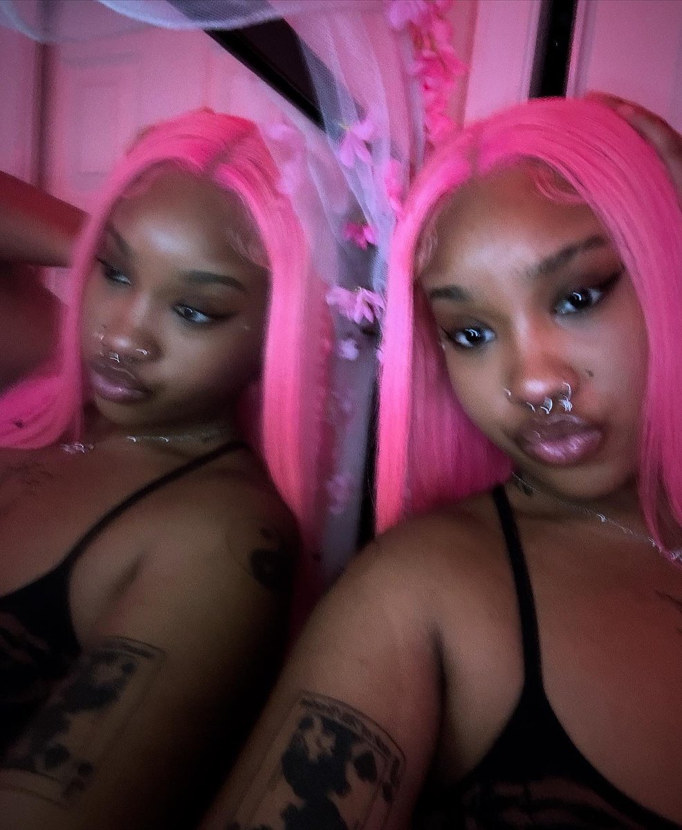 vaevenusian's tweet photo. he said he wish it was two of me🫠 https://t.co/8d1uocmdCl