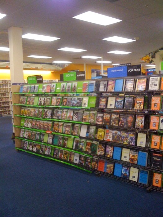 VideoGameHstry's tweet photo. POV: Walking the isles of Blockbuster on a Friday night https://t.co/UOGfSYpRec