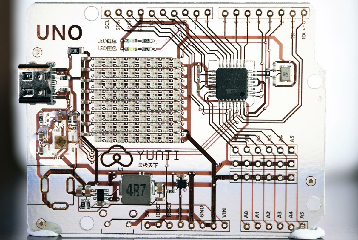 MicrochipMakes's tweet image. This transparent Arduino UNO-like board is the best PCB you&apos;ll see (through) today! reddit.com/r/arduino/comm…