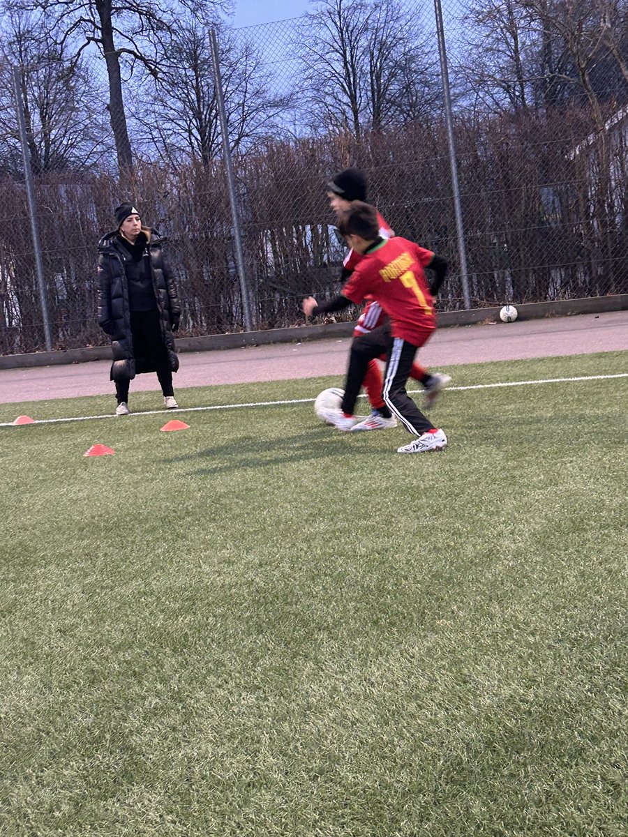 hultman90's tweet photo. RTP aktivitet nr 17 &amp;18-  2025. inspirationsträning för Ljungbyholms Goif och Kalmar Södra.
Bra jobbat alla spelare och ledare⚽️
#ljungbyholmsgoif #kalmarsödra
#KalmarFF#RTP2025 #SmålandsFF https://t.co/NlA46Y3IR9