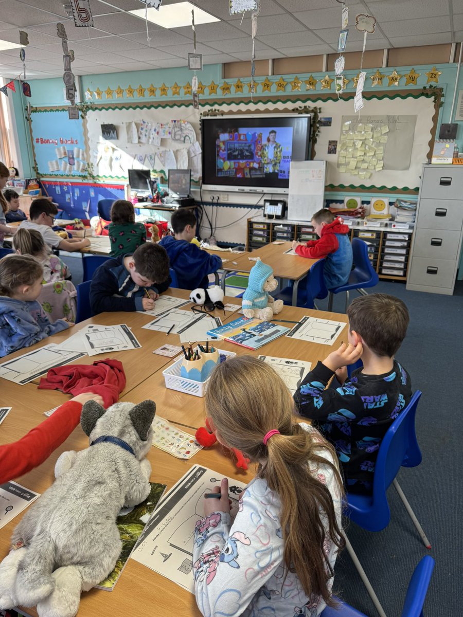 Miss Parsons and P3 (@bpsmissparsons) on Twitter photo We enjoyed the world’s biggest read along with BBC Teach! As a class we chose to read Charlie and the Chocolate as our read along story 🍫
#BonnyBooks <a href="/BonnybridgePS/">Bonnybridge Primary</a> We enjoyed the world’s biggest read along with BBC Teach! As a class we chose to read Charlie and the Chocolate as our read along story 🍫
#BonnyBooks <a href="/BonnybridgePS/">Bonnybridge Primary</a>