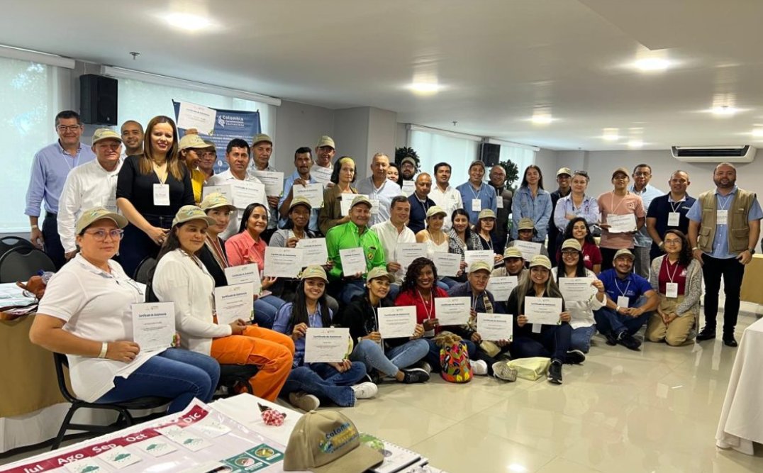 🌱El manejo adecuado de la información agroclimática es clave para la toma de decisiones en el campo. 

Conoce cómo avanzamos en la formación de gestores territoriales para fortalecer la resiliencia de los productores. 🌾💡

🔗 Lee más aquí: tinyurl.com/4ktee292