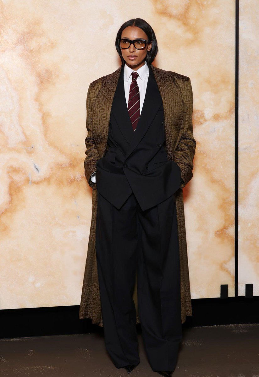 dearvotion's tweet photo. VS angels suited up at the Saint Laurent F/W 2025 show. I love it here. https://t.co/KuQ43tA9Gs