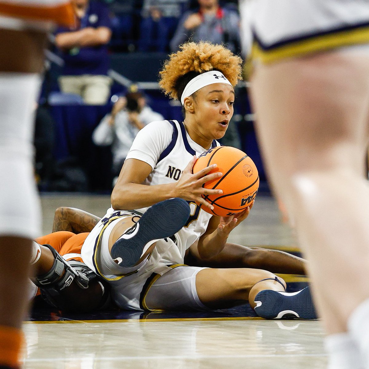 For the second consecutive season, Notre Dame's Hannah Hidalgo is a Naismith Defensive Player of the Year semifinalist.

Hidalgo is one of two players to make the cut in both 2024 and 2025. She's averaging 3.7 steals per game, fourth-most in the nation.

on3.com/teams/notre-da…