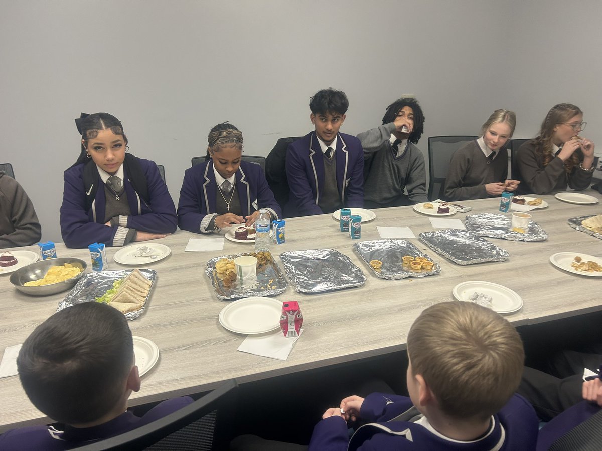 Well done to our PE Sporting Stars who have been nominated by the <a href="/AldersleyHighSc/">AldersleyHighSchool</a> PE department to enjoy a lunch with our headteacher Mr Blower 💫 

The students were nominated for their outstanding contribution to Sport in school

#AldersleySport #APE #AlwaysPursuingExcellence