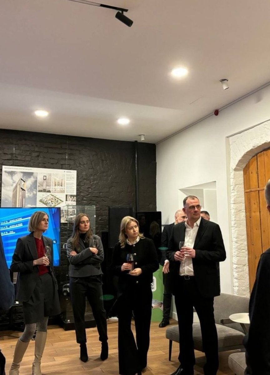 Frussien's tweet photo. French Evening with @Maria_Butina meeting Foreigners from France, Belgium, Switzerland, Canada who came to live in Russia for spiritual and traditionnal values.
26 people in December, 37 people this time.
Growth !
#welcometorussia #ruspatriation #decree702 #wedocare https://t.co/0NiEf3wvyN