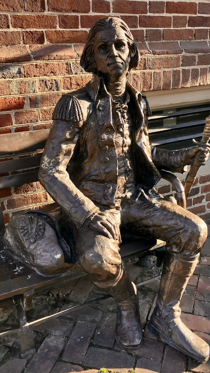 HobanGirl's tweet photo. Still trekking with some 3 miles to go before I’m home again. Glorious sunny day in Alexandria. Started pre-dawn heading for the 8am. #OldTown #Alexandria #CameronSt George catching a few early rays. Interior design and Donna Lewis—reflections seem to be a theme, so contemplative https://t.co/n6hNL63XRA