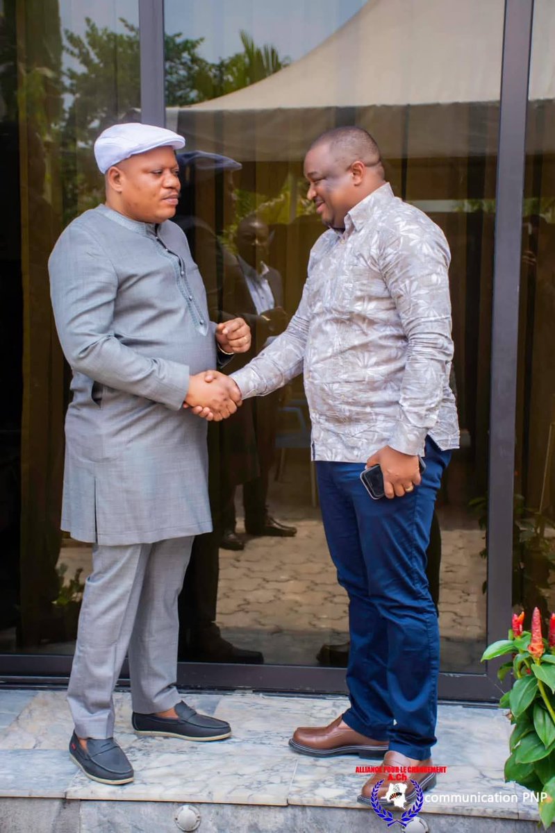 TimTshao2015's tweet image. #ÉCHANGES
De+de 2 heures entre l&apos;opposant @kabund_jmkkrock et le Professeur Dr. #Laurent_ONYEMBA @Acquitator81C chargé des❓️juridiques du parti politique @Ensemble_MK de l&apos;opposant @moise_katumbi @SalomonKalonda @OlivierKamitatu autour des questions socio-politiques de la RDC.