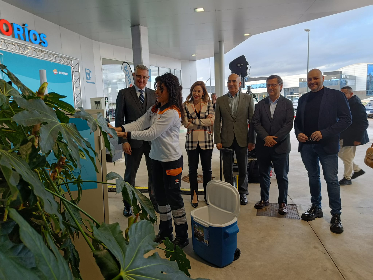 ✅🛢️ Activados 70 puntos de recogida de aceite de cocina usado en las gasolineras de Repsol en Aragón.

⛽ Esta iniciativa del <a href="/GobAragon/">Gobierno de Aragón</a> y Repsol posibilitará la recogida de más de 10.000 litros al año.

ℹ️ f.mtr.cool/efbnvcvrtm