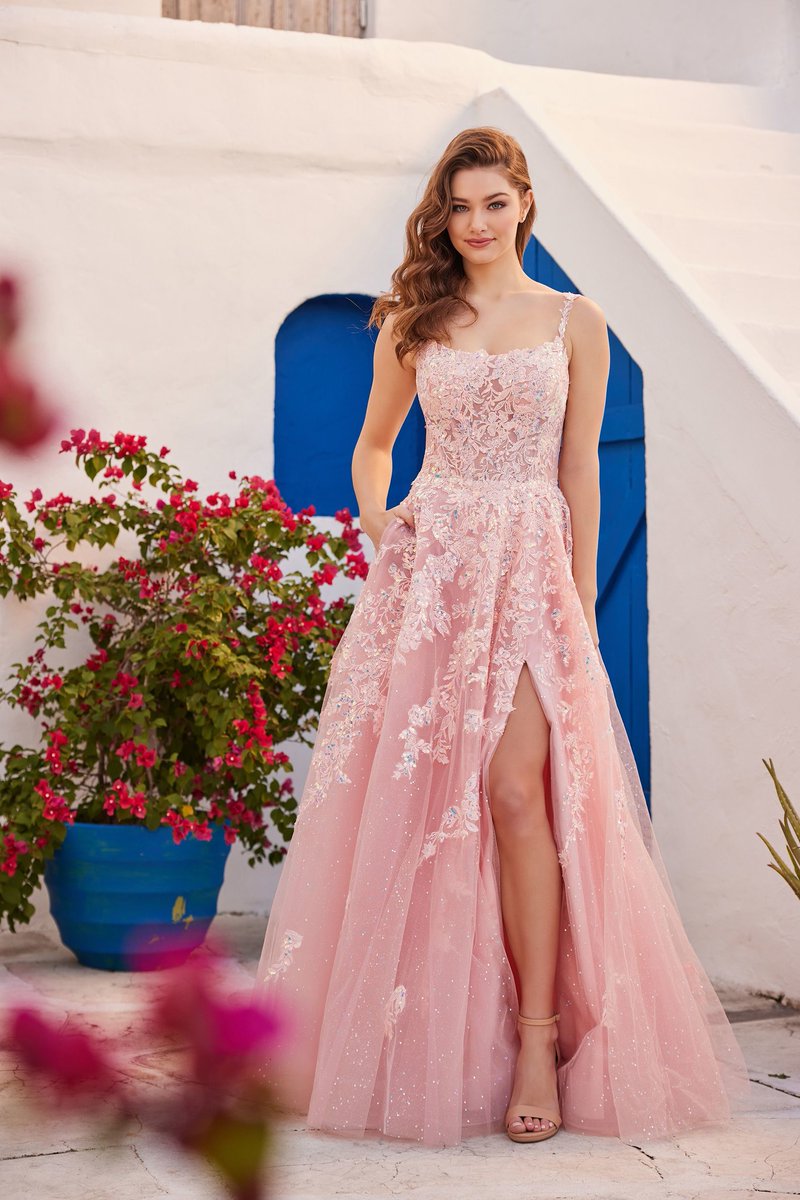 BridalWarehouse's tweet image. Ever dreamed of floating into prom like a real-life fairytale? ✨ EW35114 by Ellie Wilde is the dress that makes it happen. 💫

Ready to find your perfect prom dress? Visit us in-store, Wednesday-Sunday! 🌸💫 
#USABridal #EllieWilde #PromMagic #BlushBeauty #DreamDress