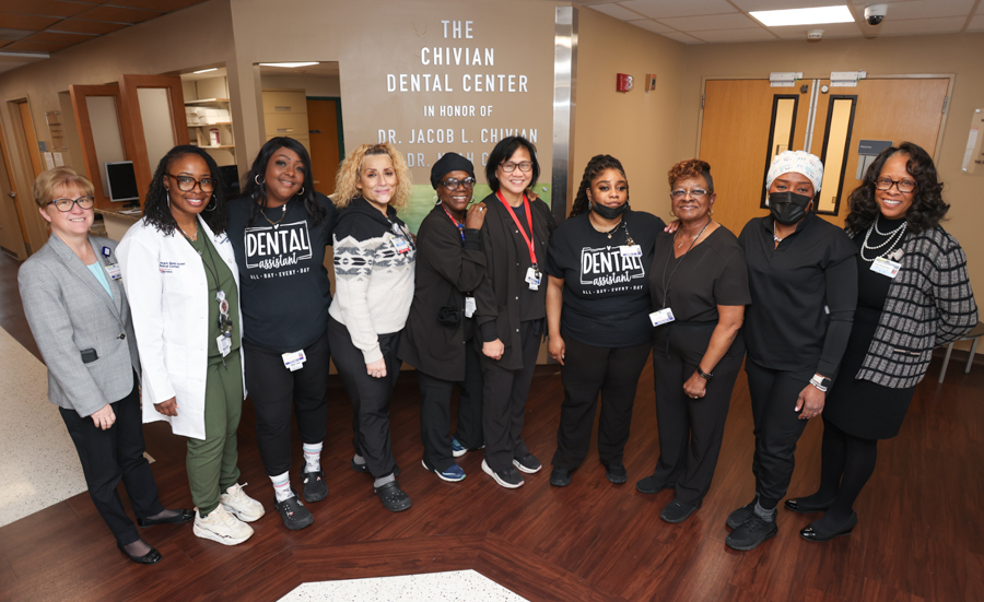 Newark_Beth's tweet image. We celebrated the dedicated our #dentalassistants at the Chivian Dental Center at @Newark_Beth! 
Thanks for your commitment to bright smiles and healthy outcomes! 
#DentalAssistantsWeek  #ChivianDentalCenter #NewarkBethIsrael #HealthySmiles
rwjbh.org/blog/2020/nove…
