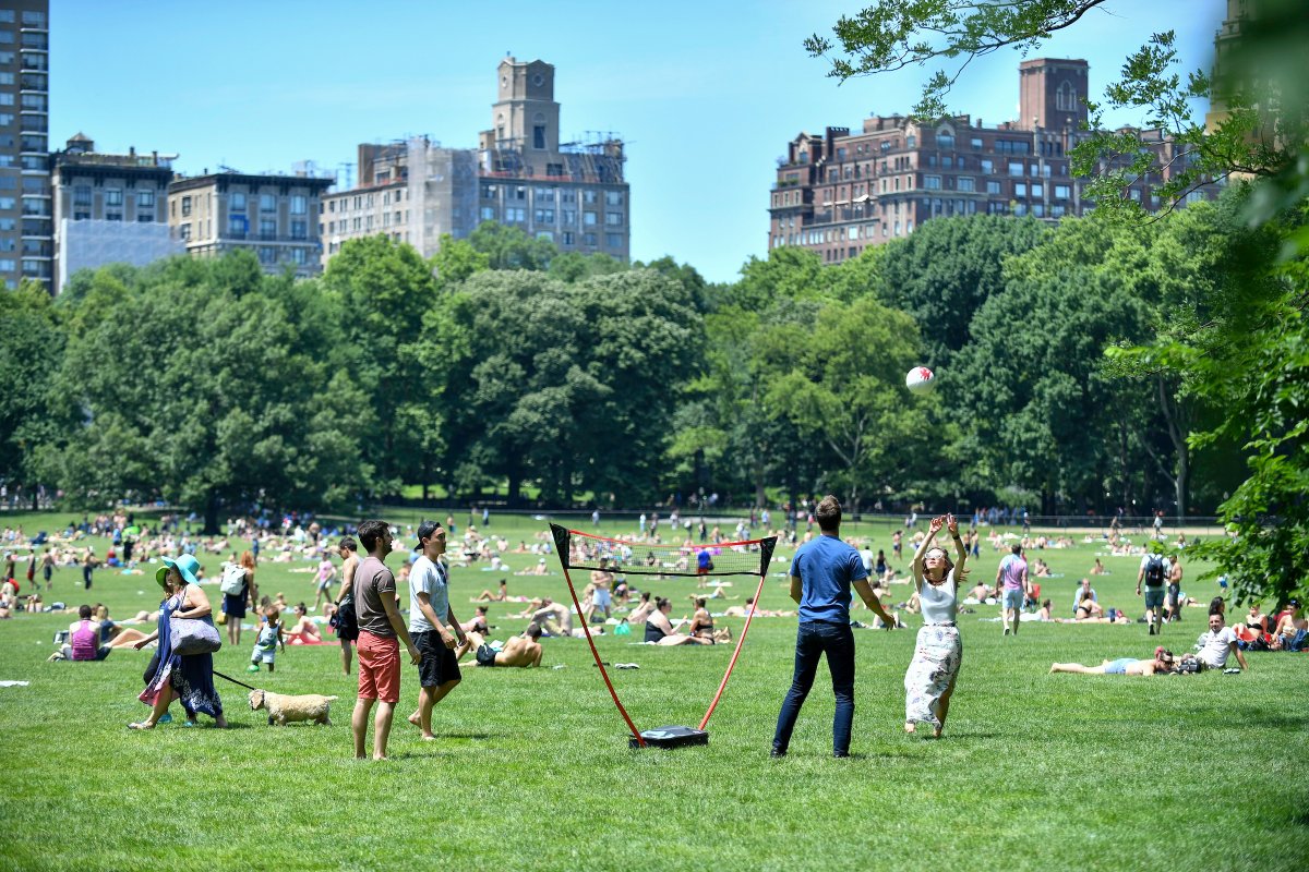 Happy 400th, NYC! Join Parks Commissioner Sue Donoghue (<a href="/smdono5/">Susan Donoghue</a> ) at <a href="/MuseumofCityNY/">Museum of the City of NY</a> this Thursday 3/13 to celebrate this milestone and learn about the challenges, policies, and future plans for our city's parks in the years ahead! 

Get tickets: on.nyc.gov/4htMlMi