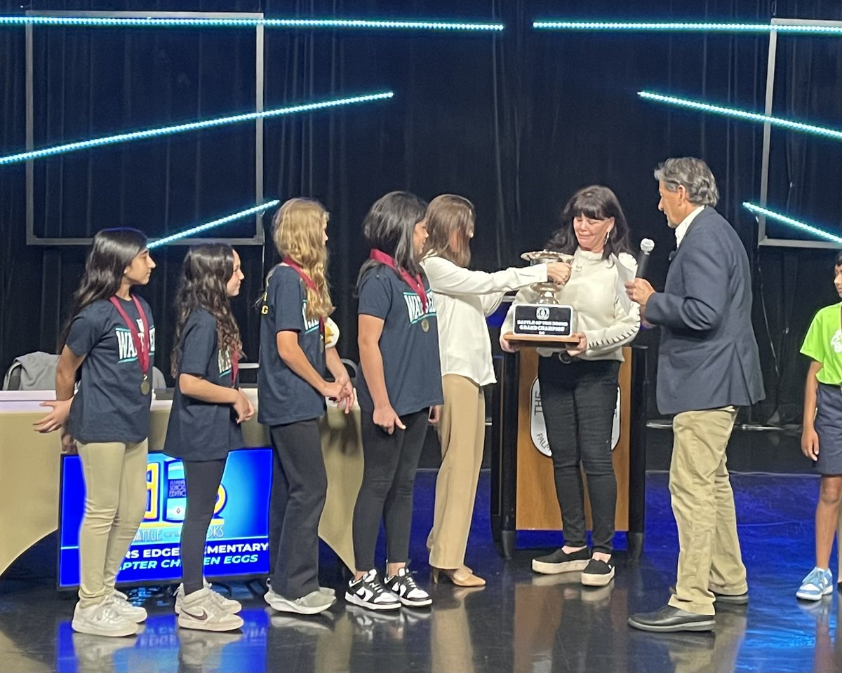 Eva Cwynar tweet media