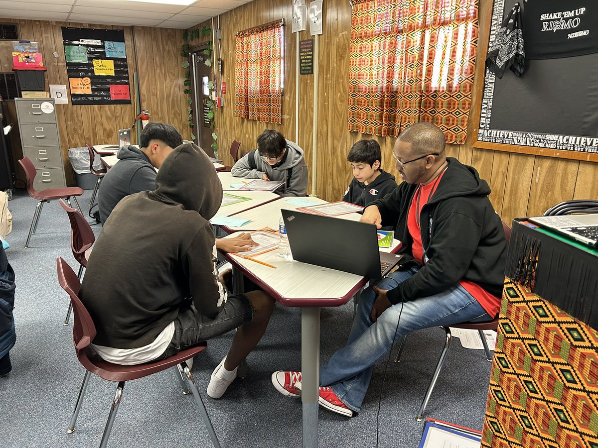 Targeted small group and stations! 💪🏽<a href="/armyvet87/">Robert Allen, M.A.</a> <a href="/LANschools/">Leadership Academy Network</a> <a href="/pdilley5/">Priscila Dilley, Ed.D</a> <a href="/LAForestOak/">Leadership Academy at Forest Oak</a>