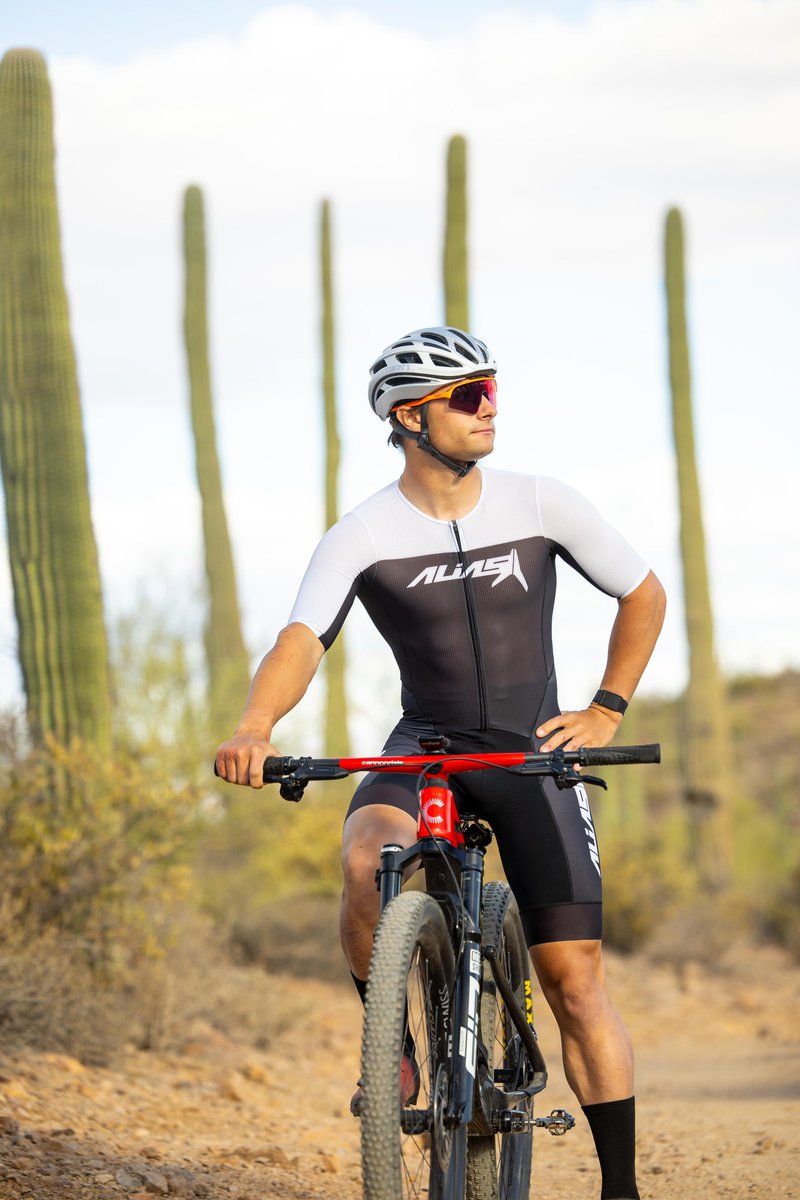 The R1 Aero Skinsuit / Speed and Comfort 🤌
#ALiAS #Cycling