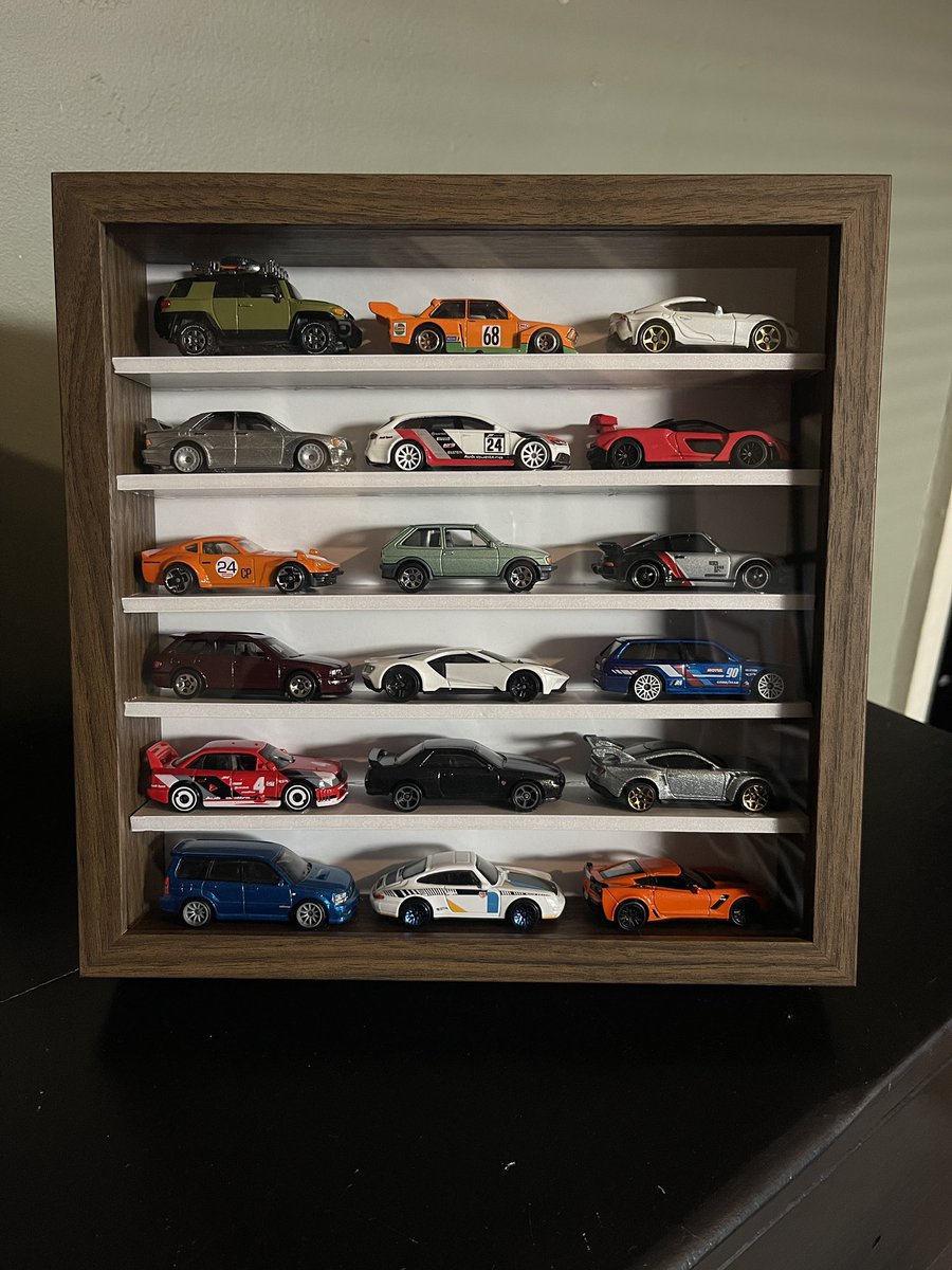 Hannughh's tweet image. I did the thing and finally opened up some hot wheels 🫣

Made this for them :-)
