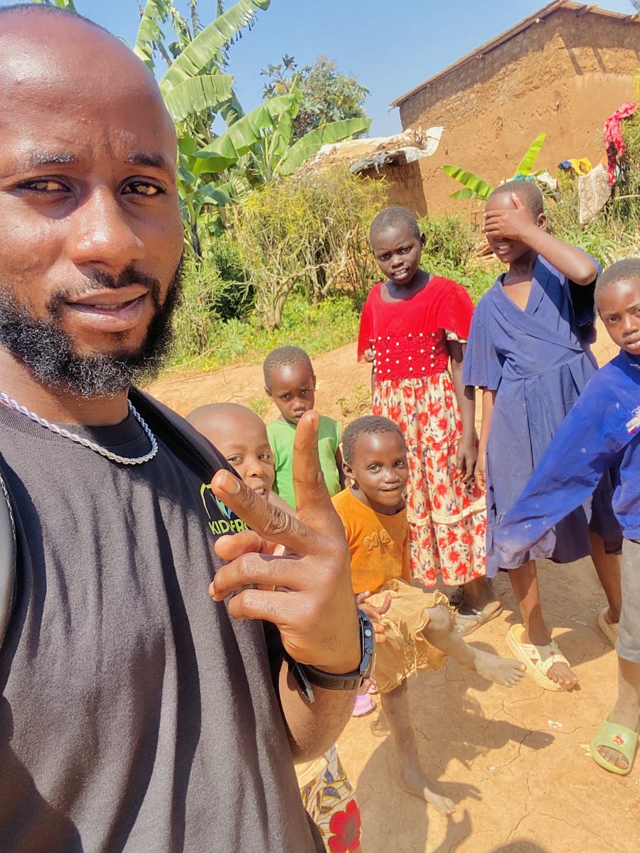 JesterManager's tweet photo. We help vulnerable children 🌍 https://t.co/hCgSBcvbI1