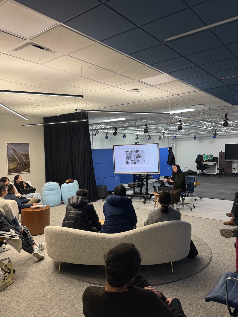 XRPeds's tweet image. We had a fantastic time hosting Dr. Terika McCall's Master's students for their User-Centered Design of Digital Health Tools course! During their visit, students explored how immersive technology is applied in mental health and education through our lab's various projects.
