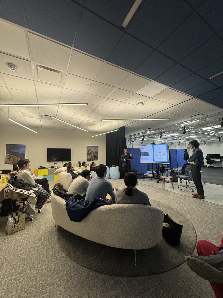 XRPeds's tweet image. We had a fantastic time hosting Dr. Terika McCall's Master's students for their User-Centered Design of Digital Health Tools course! During their visit, students explored how immersive technology is applied in mental health and education through our lab's various projects.