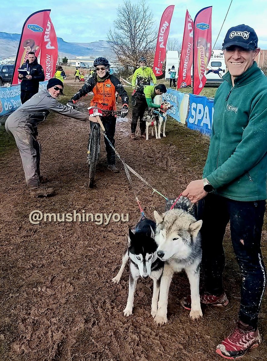 MushingYou's tweet photo. Gracias a los handlers!!!!
A todos!
Desde los que están siempre, como mi padre o mi marido, hasta los que aparecen justo cuando te hacen falta, como @yasminapmo @javier_alemanno y @reservoirdogs_mycosport este fin de semana.
#mushingyou https://t.co/BYzRErjNQS