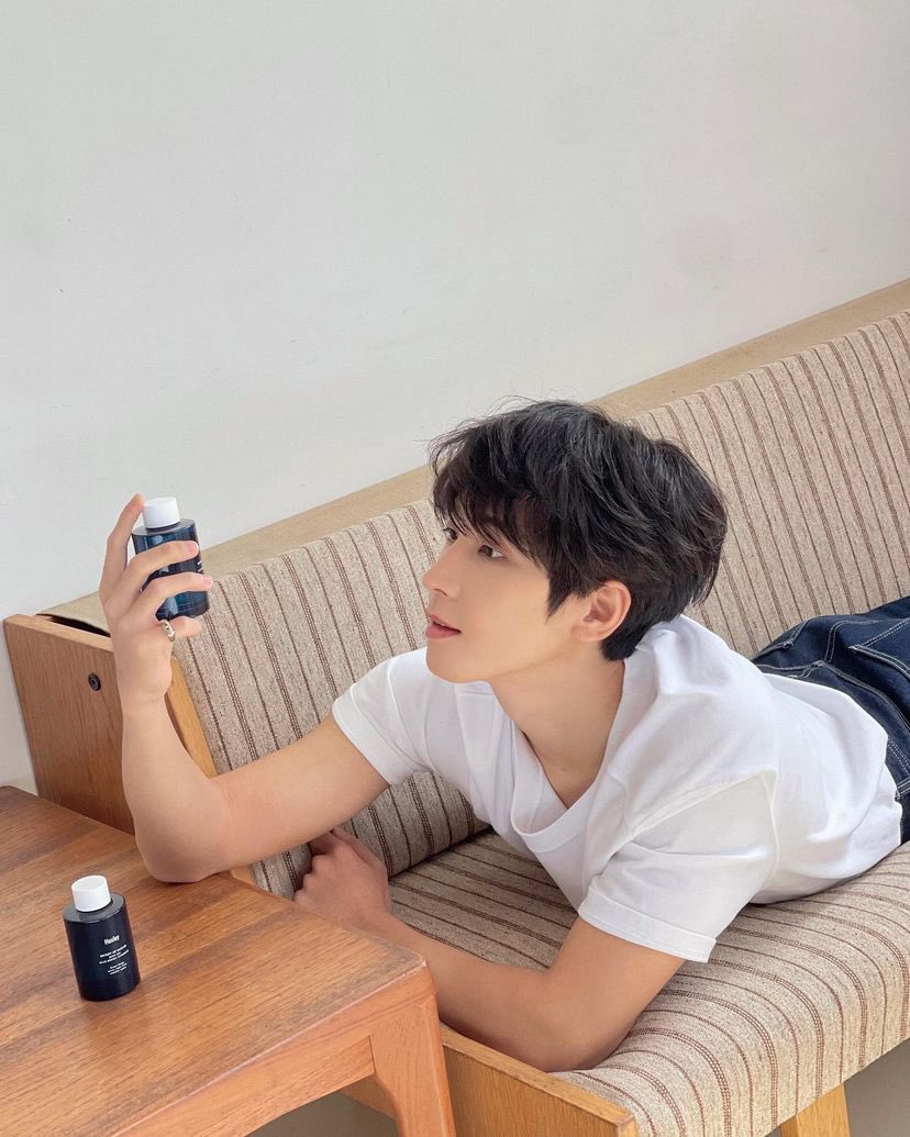 wonwoo pics on my phone tweet media