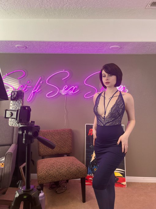 Watch Harli Kane's leaked NSFW photo on TwXstars