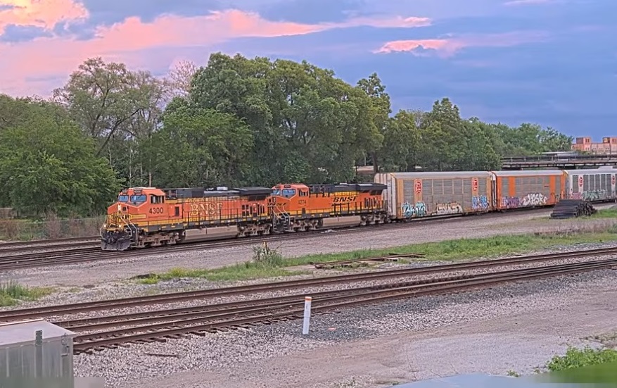 RailWebcams's tweet photo. NEW: More live railway &amp; station webcams in the database today. New cams in Canada, Japan, USA &amp; Poland.

Additional or replaced links for webcams in Switzerland, UK, Germany, Brazil, USA, Czech Republic &amp; more: https://t.co/3s0FrG8x10

#trains #railfans https://t.co/yEIF6rxqCD