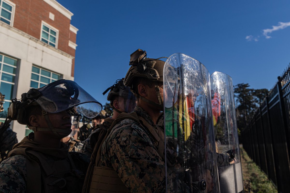 22nd_MEU's tweet photo. 22nd MEU RUT Embassy Reinforcement
@USMC Lima Co. #BLT 3/6 with #22ndMEU reinforces an embassy during #RUT Exercise at @Camp_lejeune, North Carolina. Embassy reinforcement is assistance in security with an embassy. #USMC #Marines #RUT #IIMEF #IIMEFMarines #MEU https://t.co/KaWF6MBpmS