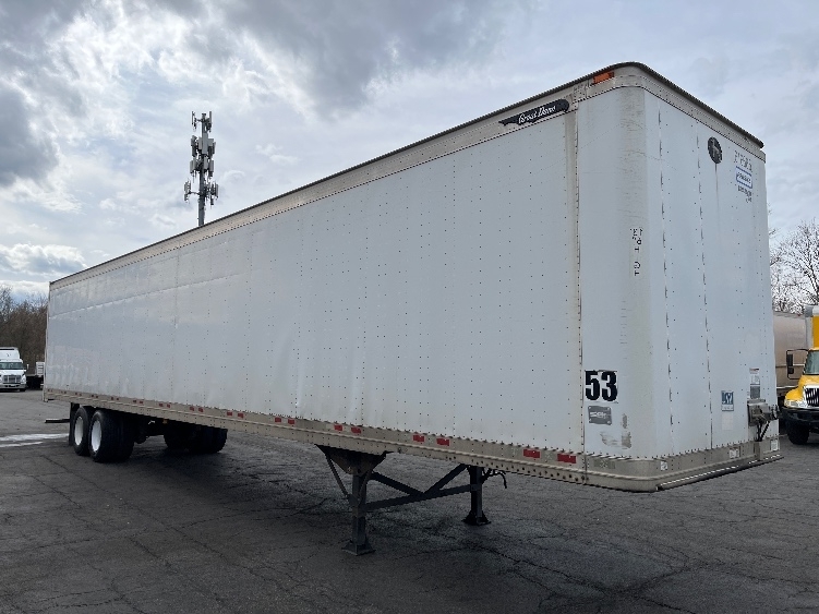 CommercialTruck's tweet image. 🛣️🚛 Gear up for the long haul with this 2012 Great Dane Dry Van Trailer 📍 Located in Parsippany, NJ and priced at $14,500! 💪
✨ 53' Length
🤩 Check it out 👉 brnw.ch/21wRgix

#CommercialTruckTrader #Trailer #TrailerForSale #BuySellResearch