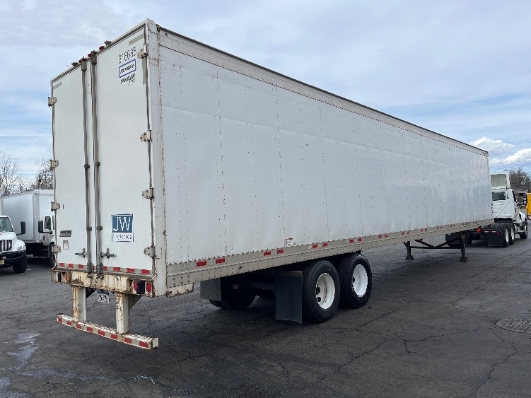 CommercialTruck's tweet image. 🛣️🚛 Gear up for the long haul with this 2012 Great Dane Dry Van Trailer 📍 Located in Parsippany, NJ and priced at $14,500! 💪
✨ 53' Length
🤩 Check it out 👉 brnw.ch/21wRgix

#CommercialTruckTrader #Trailer #TrailerForSale #BuySellResearch
